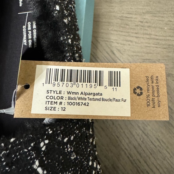 NWT Women’s size 12 Toms shoes - Picture 2 of 4